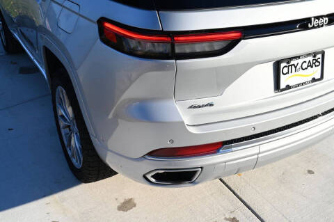 2022 Jeep Grand Cherokee Summit