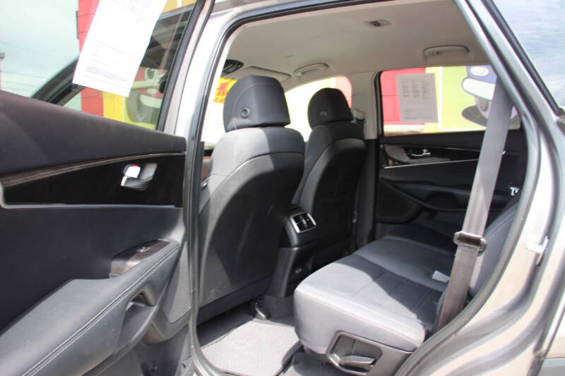 2017 Kia Sorento L