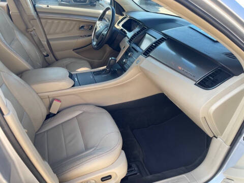 2014 Ford Taurus SEL