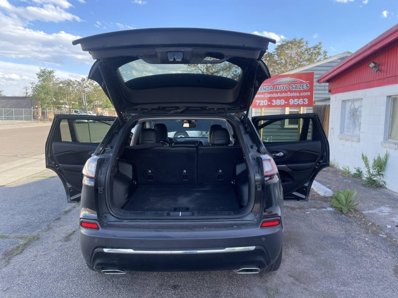 2019 Jeep Cherokee for sale at Ganda Auto Sales in Denver, CO