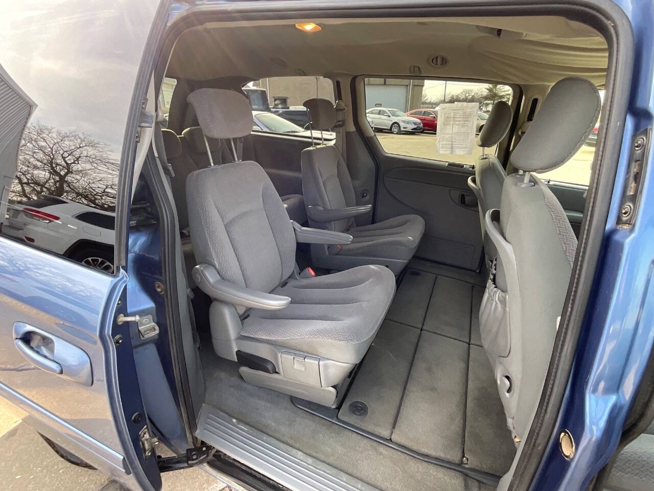 2007 Chrysler Town and Country for sale at Auto Connection in Waterloo, IA