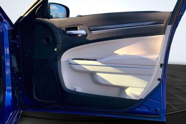 2018 Chrysler 300 Touring