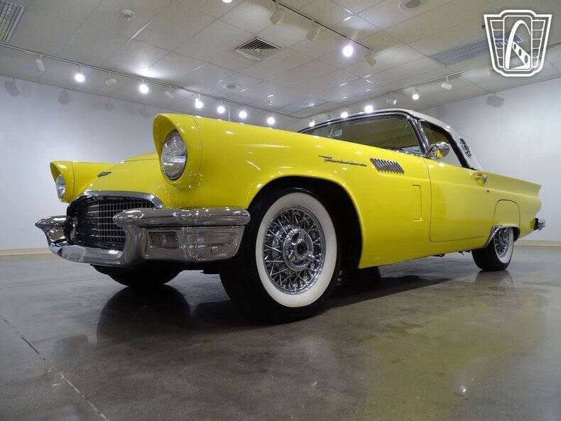 1957 Ford Thunderbird
