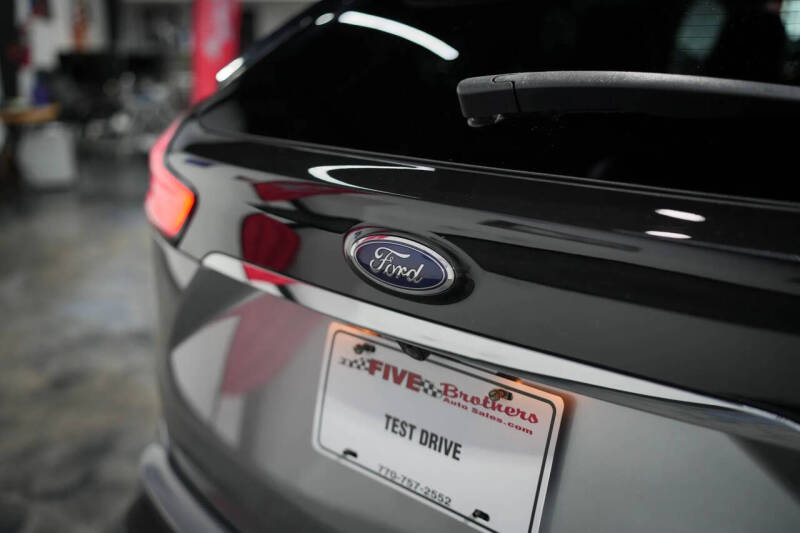 2020 Ford Edge Titanium