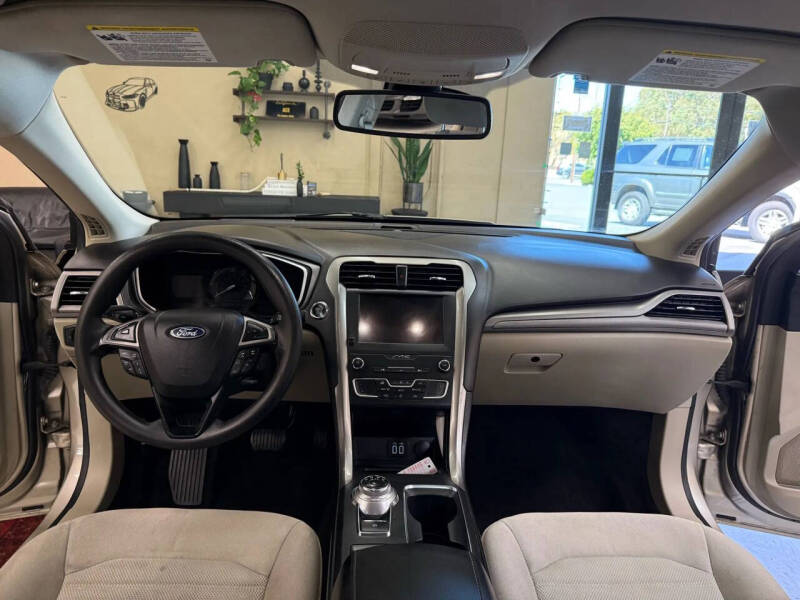 2019 Ford Fusion Hybrid SE