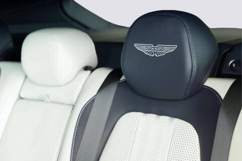 2025 Aston Martin DBX 707