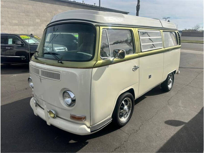 1969 Volkswagen Campmobile for sale at Dealers Choice Inc in Farmersville CA