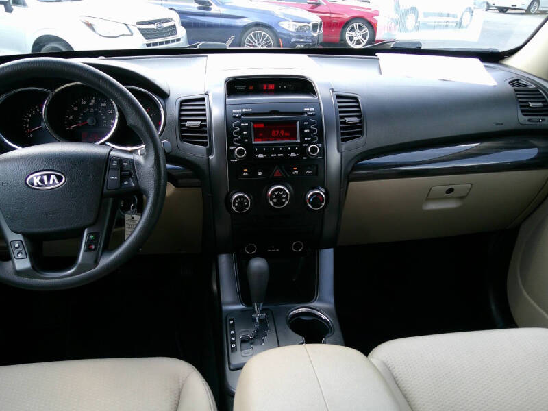 2011 Kia Sorento LX
