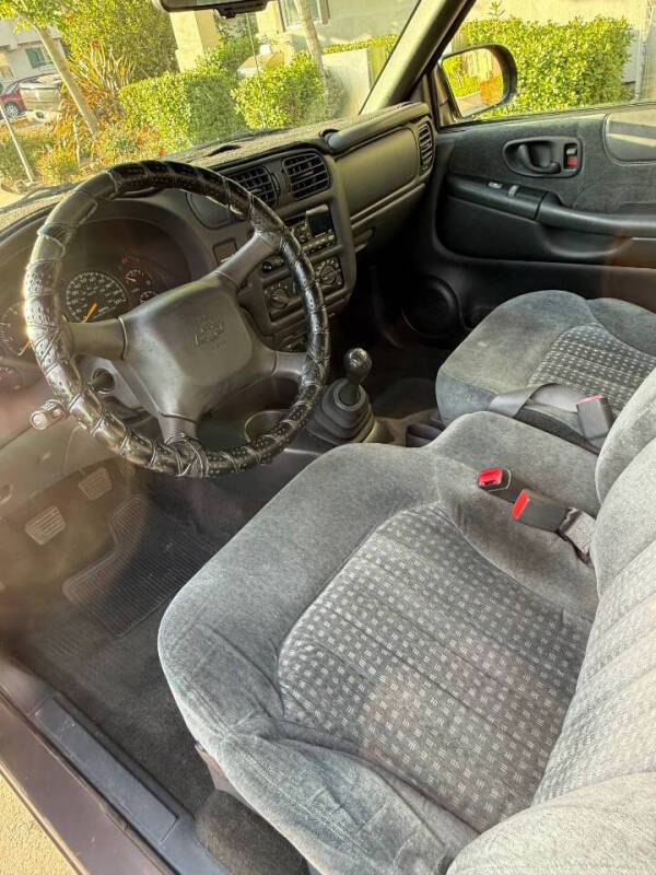 2000 Chevrolet S-10 LS