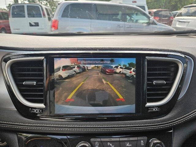 2024 Chrysler Pacifica Touring