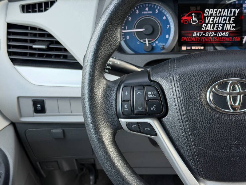 2018 Toyota Sienna LE Mobility 7-Passenger