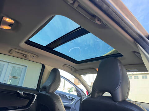 2012 Volvo XC60 3.2 Platinum