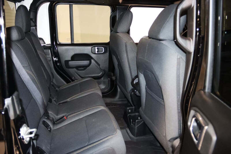 2024 Jeep Gladiator NightHawk