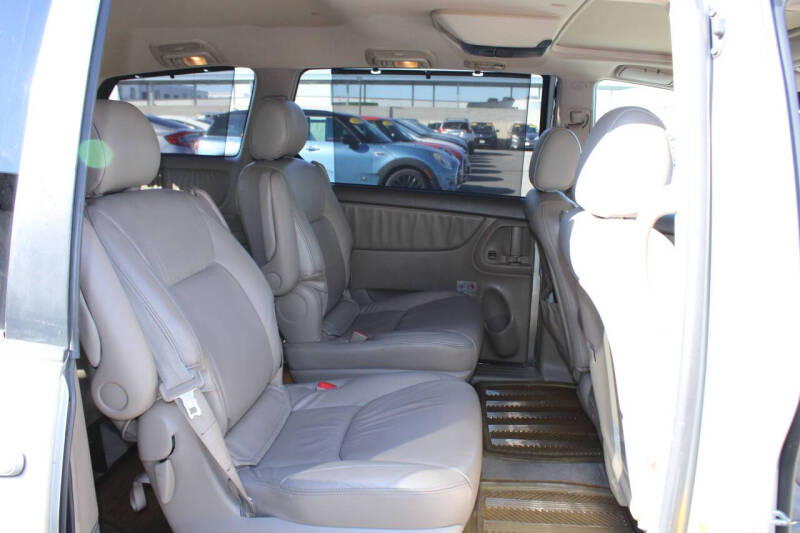 2004 Toyota Sienna XLE Limited 7 Passenger