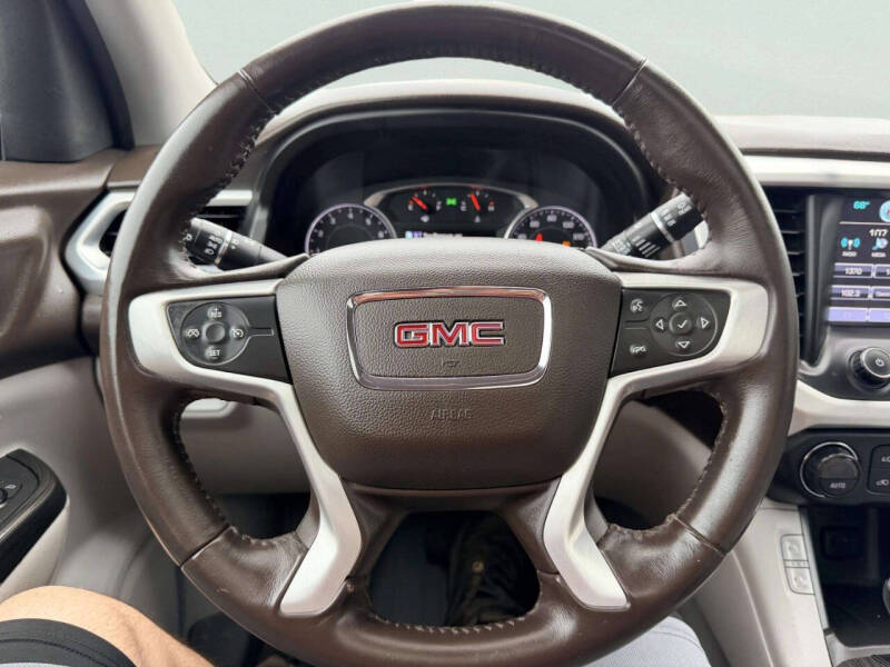 2017 GMC Acadia SLT-1