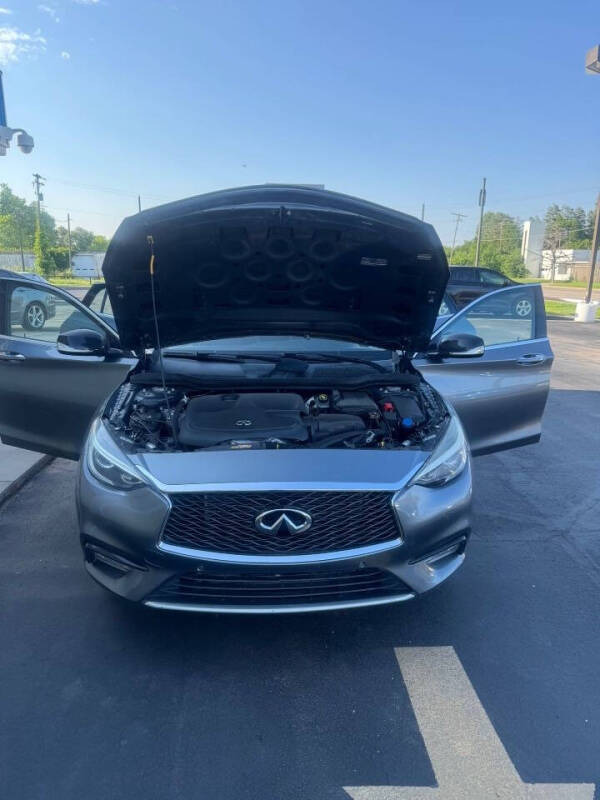 2017 Infiniti QX30 Luxury