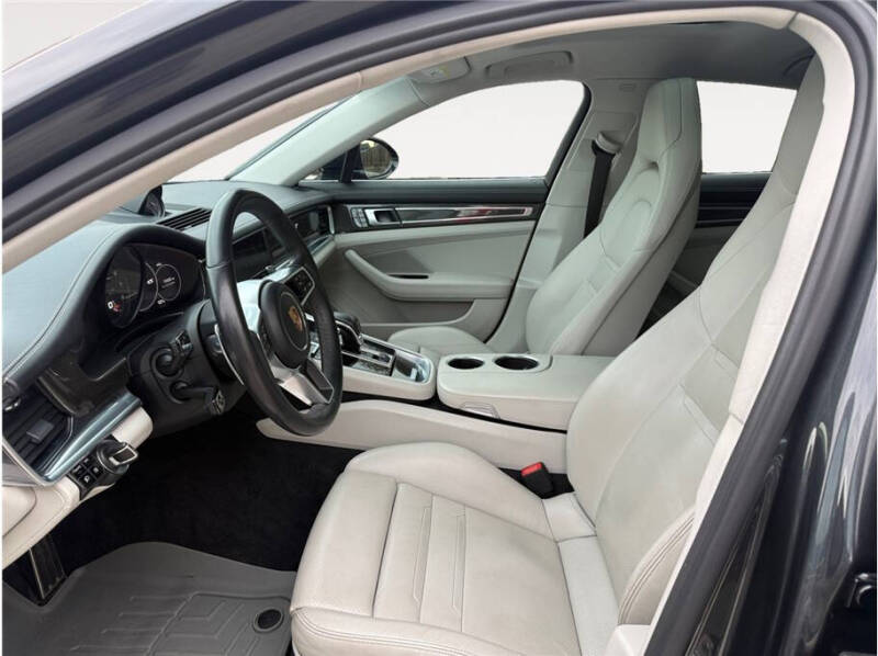 2017 Porsche Panamera 4S