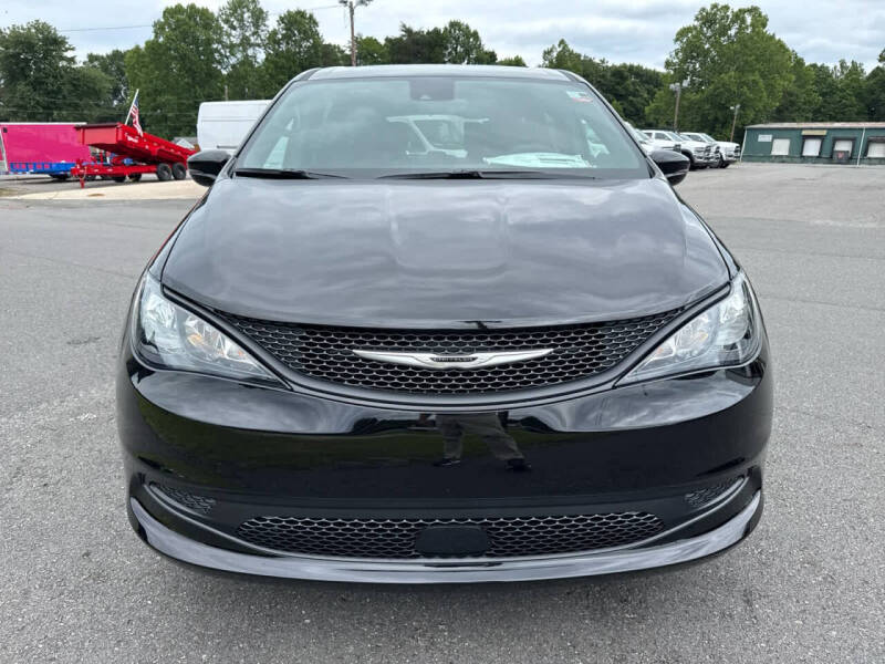 2026 Chrysler Voyager LX