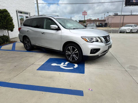 2017 Nissan Pathfinder Platinum