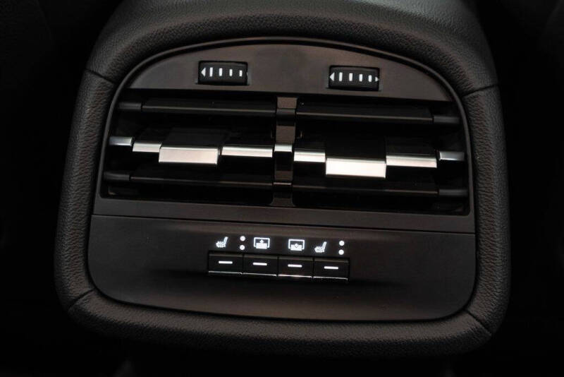 2022 Maserati Ghibli Modena Q4