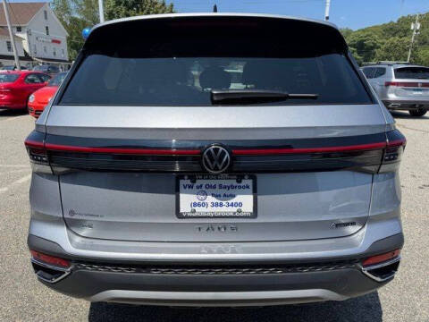 2025 Volkswagen Taos SE 4Motion