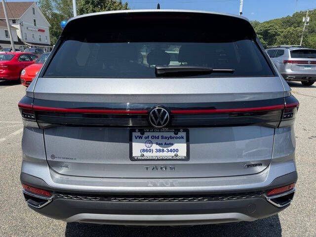 2025 Volkswagen Taos SE 4Motion