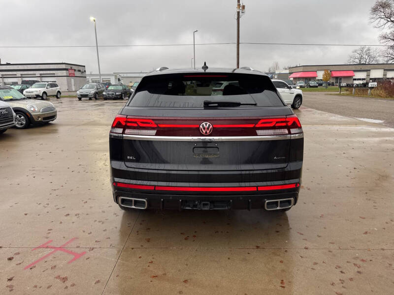 2024 Volkswagen Atlas Cross Sport SEL R-Line 4Motion