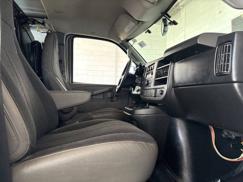 2018 GMC Savana 2500