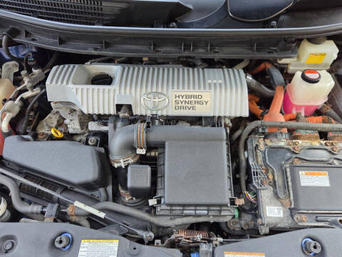 2016 Toyota Prius v Three