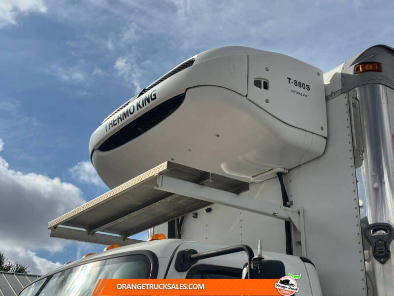 2019 Freightliner M2 106