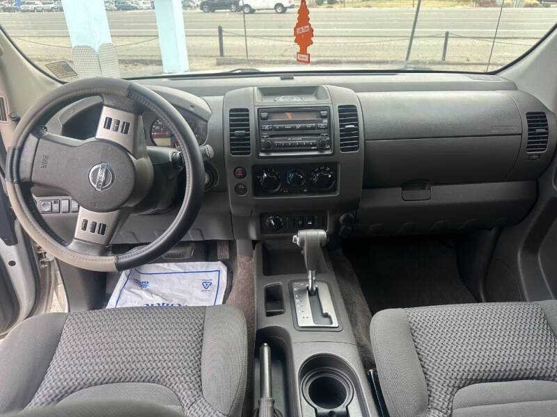 2005 Nissan Frontier LE