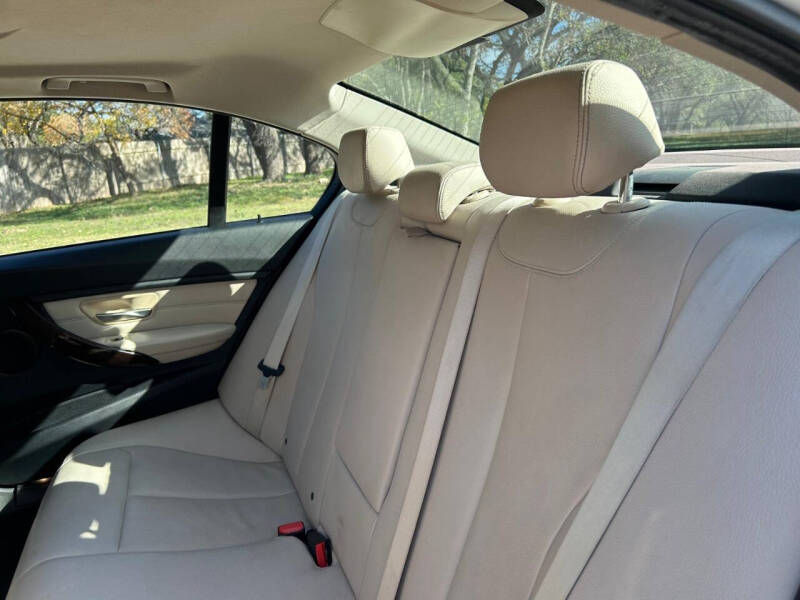 2015 BMW 3 Series 320i