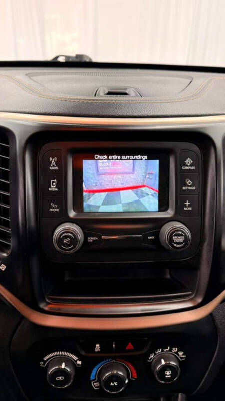 2017 Jeep Cherokee Sport