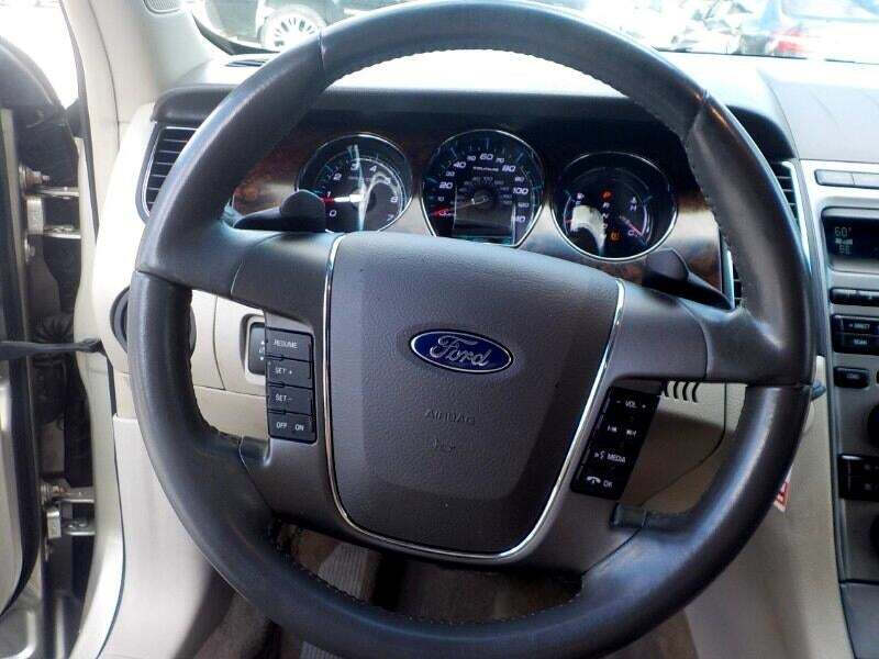 2011 Ford Taurus SEL