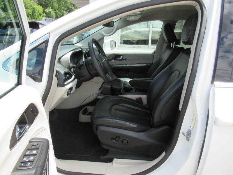 2022 Chrysler Pacifica Touring L
