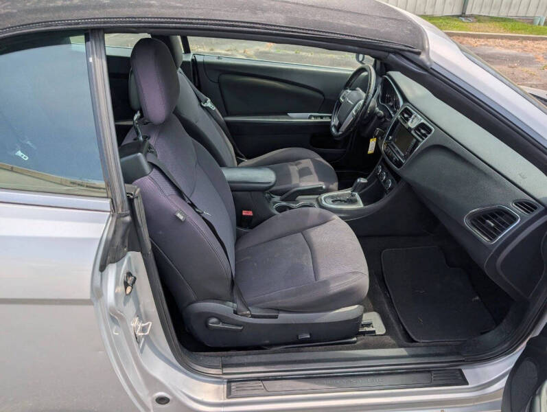 2012 Chrysler 200 Touring