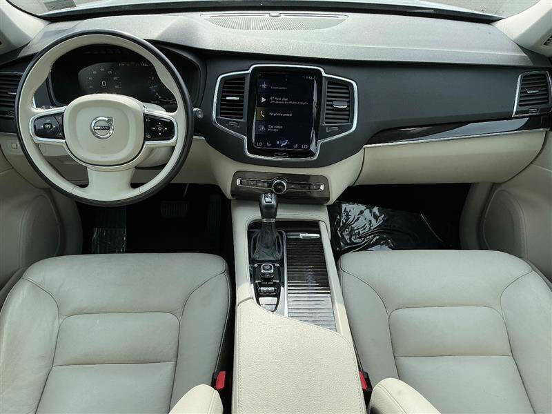 2019 Volvo XC90 T6 Momentum