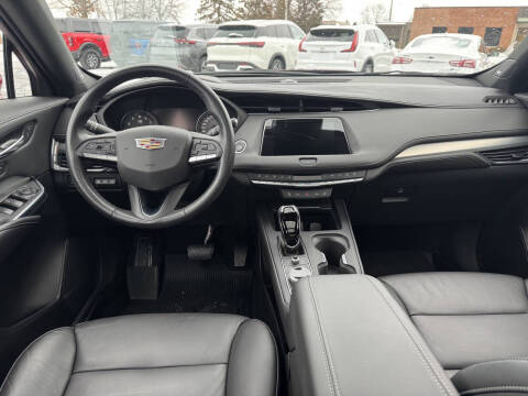 2023 Cadillac XT4 Premium Luxury