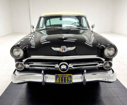 1952 Ford Crestline