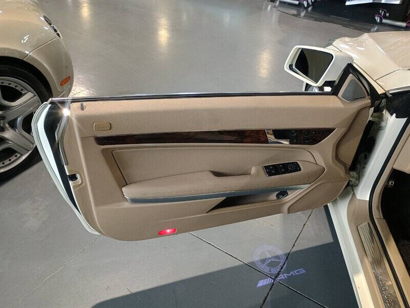 2012 Mercedes-Benz E-Class 24
