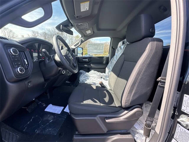 2025 GMC Sierra 2500HD Pro