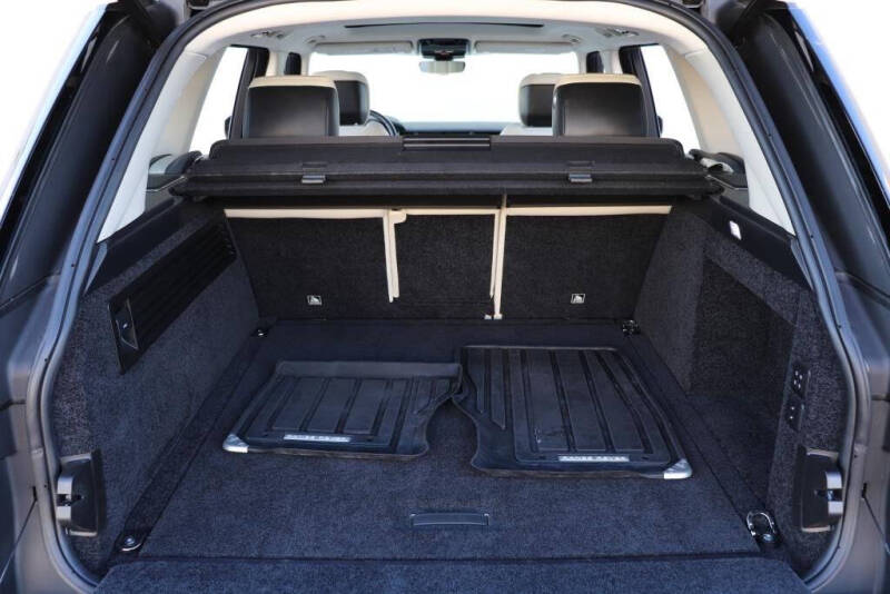 2020 Land Rover Range Rover P525 HSE