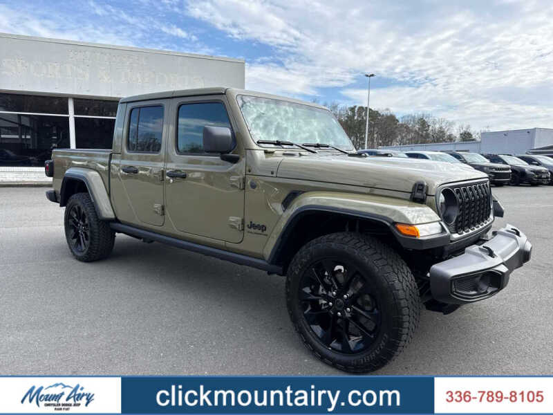 2025 Jeep Gladiator NightHawk