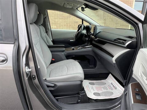 2022 Toyota Sienna LE 8-Passenger