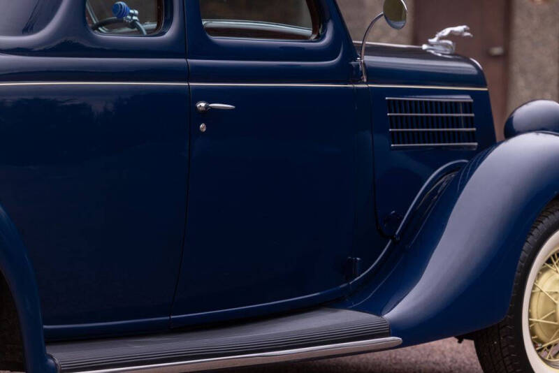 1935 Ford Deluxe