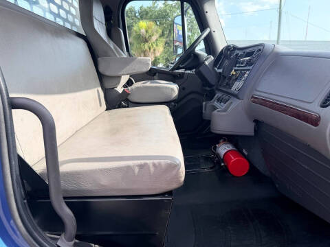 2020 Freightliner M2 106