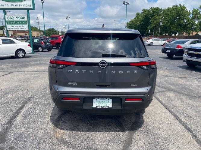 2022 Nissan Pathfinder S