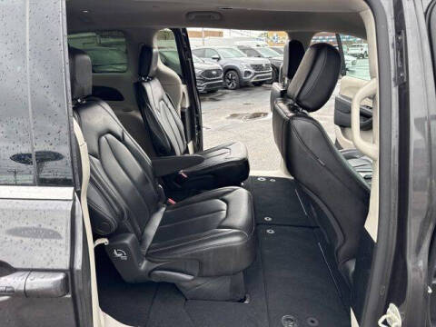 2023 Chrysler Pacifica Touring L