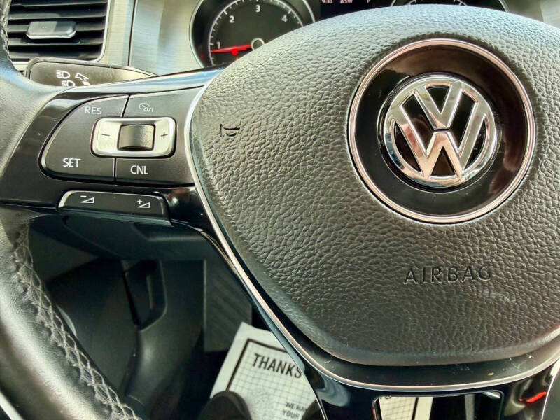 2015 Volkswagen Golf TDI S
