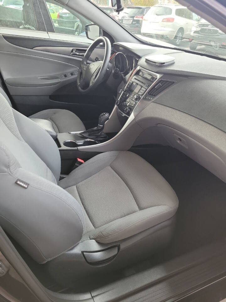 2012 Hyundai SONATA Hybrid for sale at 51 Cars LLC in Loves Park, IL